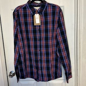 Men’s Weather Proof Vintage long sleeve button down shirt.